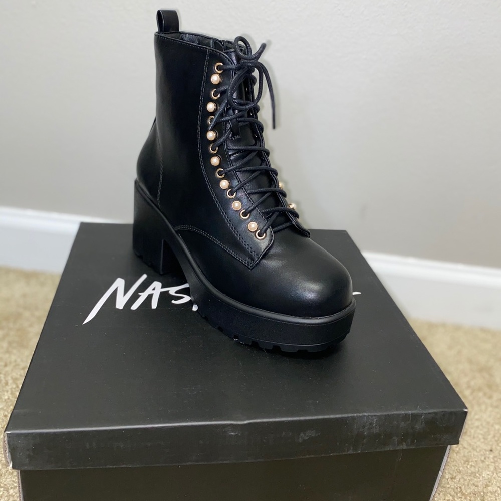 BLACK PLATFORM BOOTS